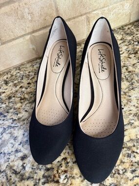 Life Stride Black Women's Classic Comfort Heel